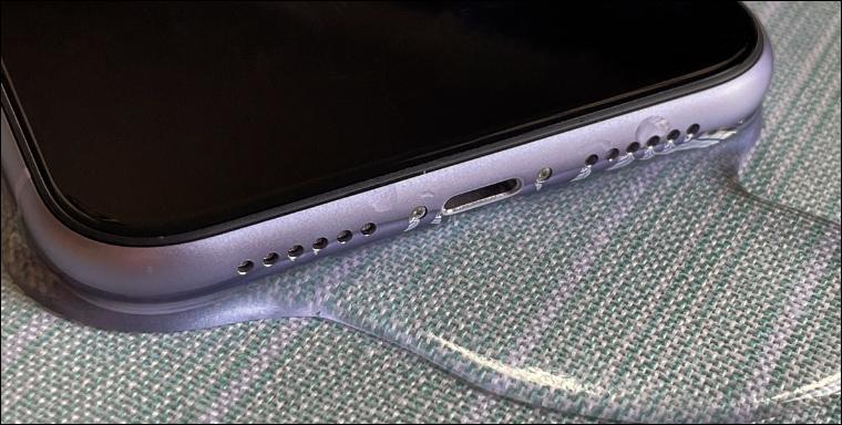 طريقة تنظيف سماعة ومايك الآيفون